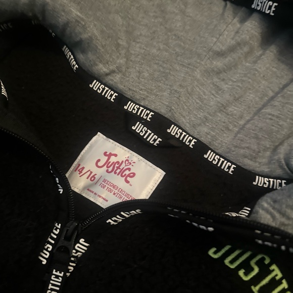 JUSTICE Girls Hoodie Sweater in Black
SIZE 14/16 - Picture 2 of 6